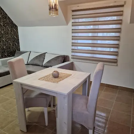 Kruna アパート Priboj